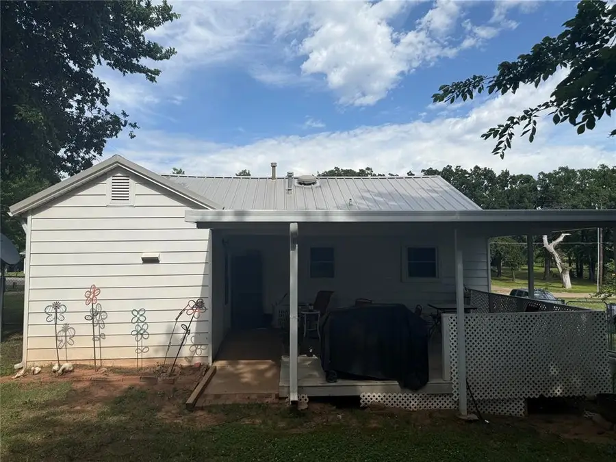 223 N Oak Avenue, Chandler, OK 74834 - #2