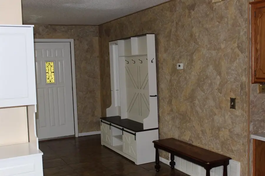 724 E 17th Street, Prague, OK 74864 - #3