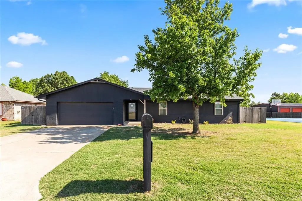 1718 W Elm Street, El Reno, OK 73036 - #1