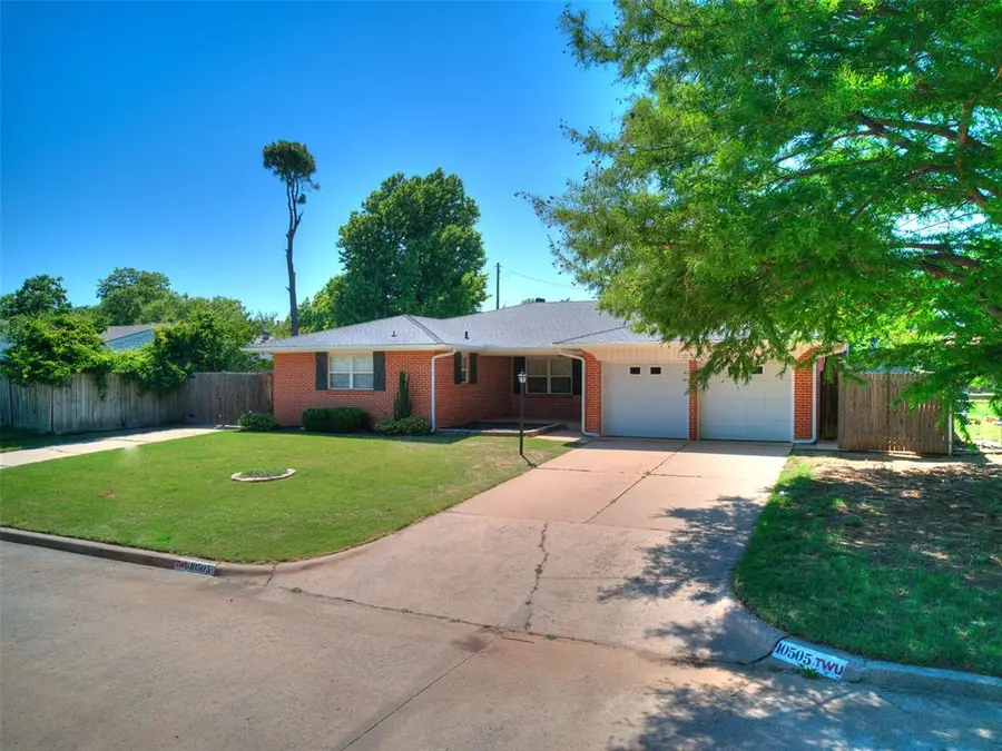 10505 Lyndon Road, The Village, OK 73120 - #3