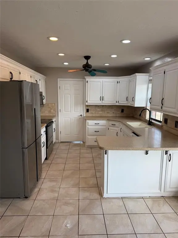 9313 Southlake Drive, Oklahoma City, OK 73159 - #2