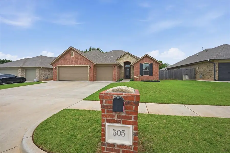 505 Pinewood Drive, Moore, OK 73160 - #2