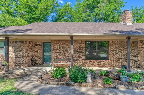 1224 S 8th Avenue, Chickasha, OK 73018