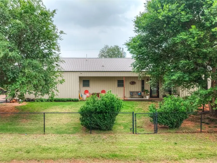210 S Adams Street, Pocasset, OK 73079 - #2