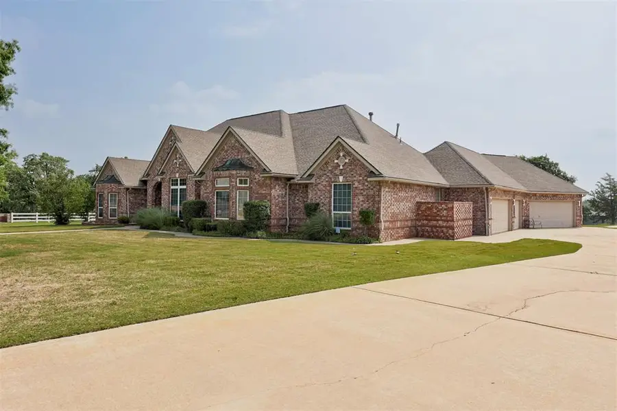 68 Stonegate Drive, Choctaw, OK 73020 - #3