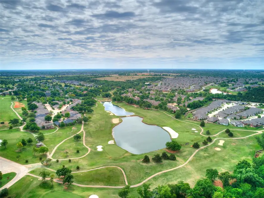650 E Oak Place, Edmond, OK 73025 - #2