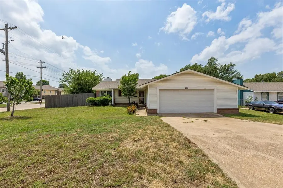830 Douglas Drive, Norman, OK 73069 - #2