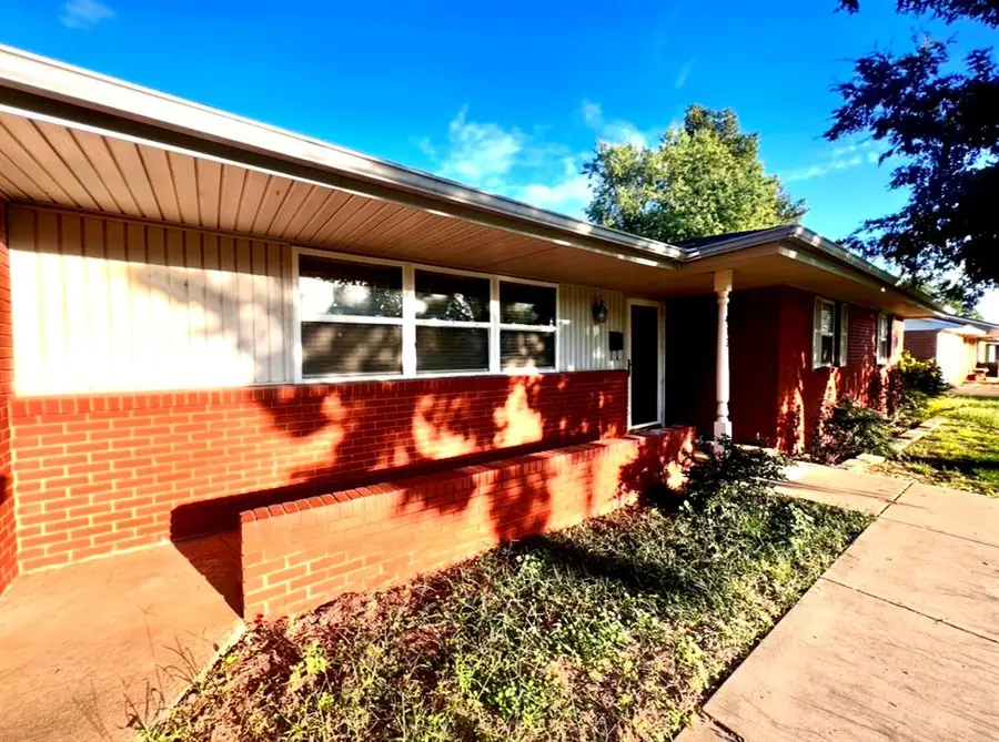 412 N Nevada Street, Weatherford, OK 73096 - #2