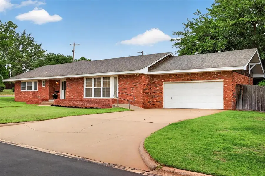 1003 E Proctor Avenue, Weatherford, OK 73096 - #2