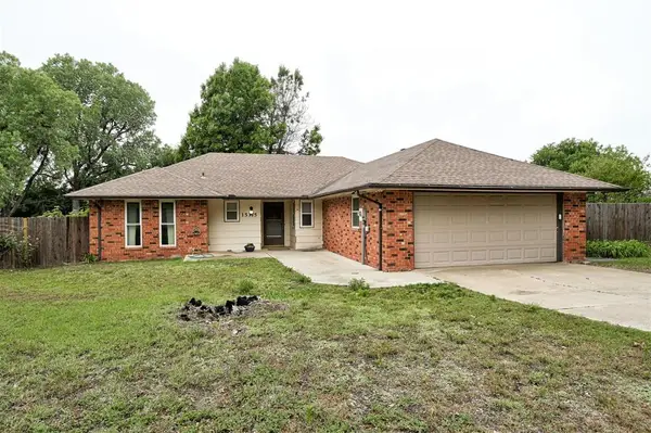 15375 Arrowhead Drive, Yukon, OK 73099