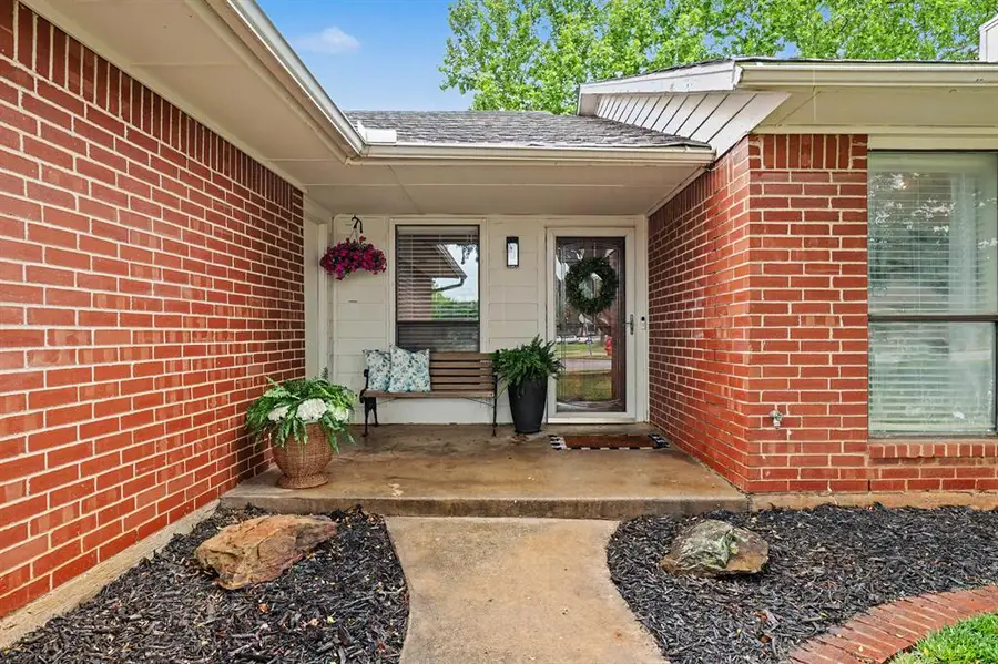 2213 Tracys Terrace, Edmond, OK 73013 - #2