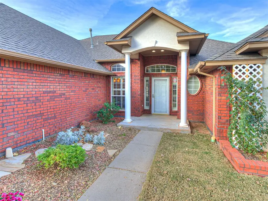 1809 Parkway Drive, Moore, OK 73160 - #3