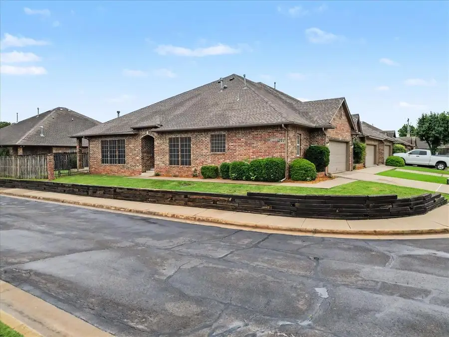 1641 Laurel Drive, Edmond, OK 73003 - #2
