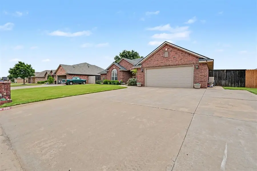 808 Sheryl Lane, Altus, OK 73521 - #3