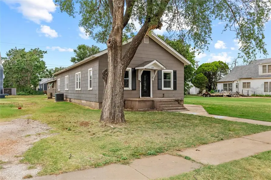 614 N 3rd Street, Okeene, OK 73763 - #3