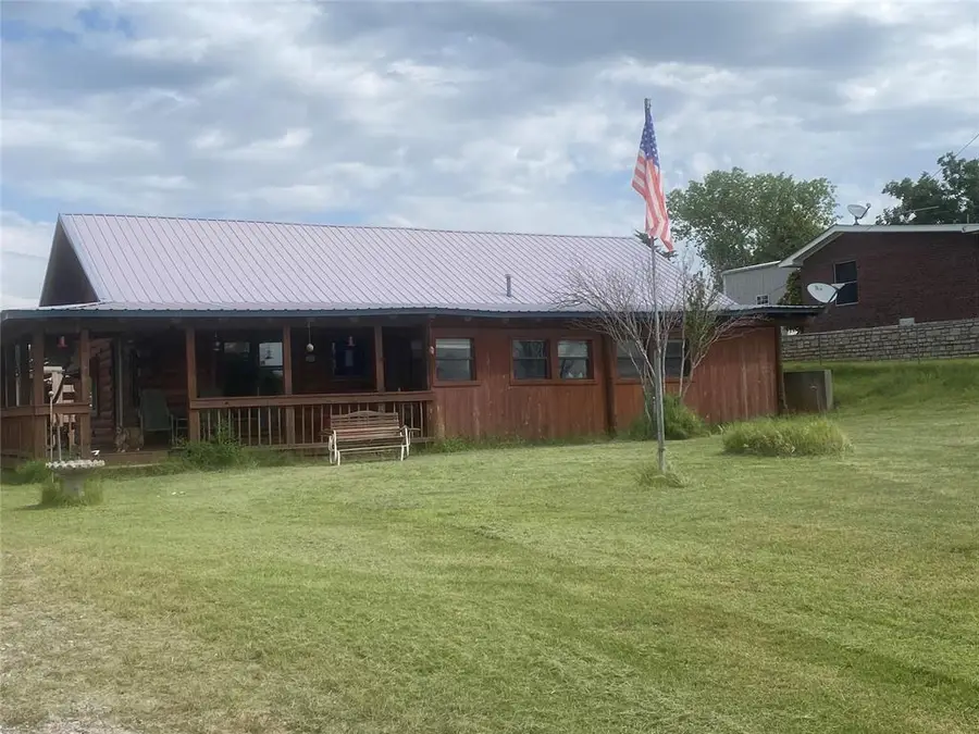 21308 E 989 Road, Foss, OK 73647 - #2