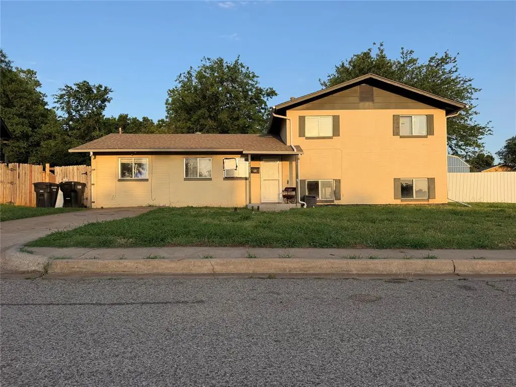 2400 Piccadilly Circle, Moore, OK 73160 - #1