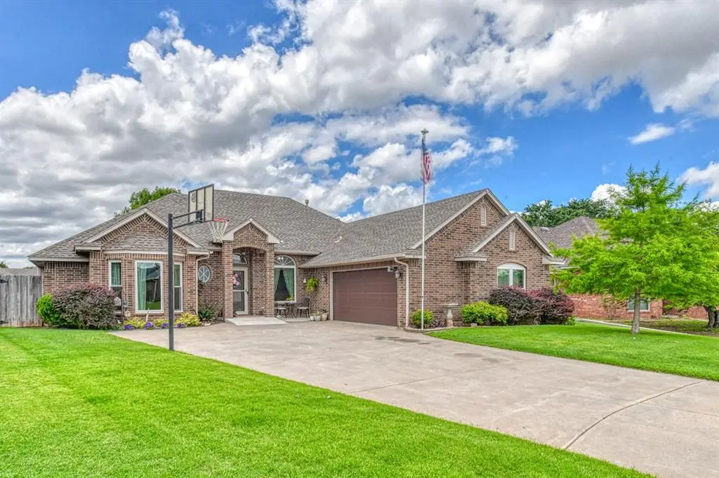 513 N Geronimo Way, Mustang, OK 73064 - #1