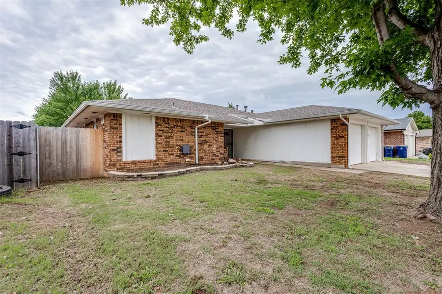 10209 Hollyhead Way, Yukon, OK 73099 - #3