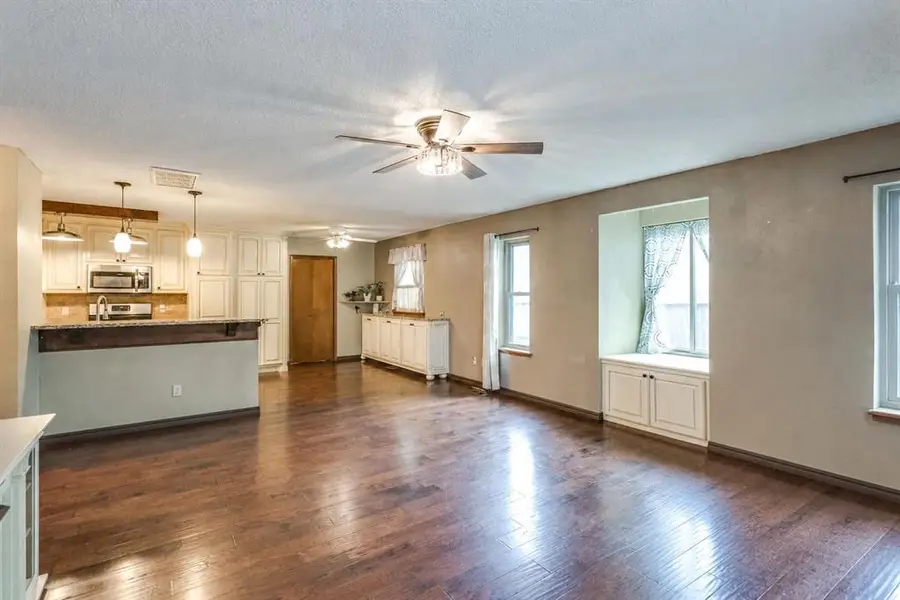 817 SE 9th Street, Moore, OK 73160 - #2