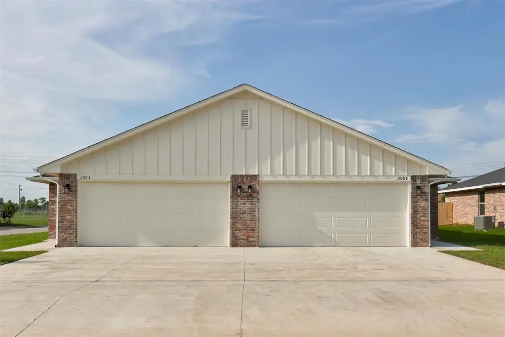 200 NW 122nd Street #A & B, Oklahoma City, OK 73114 - #1
