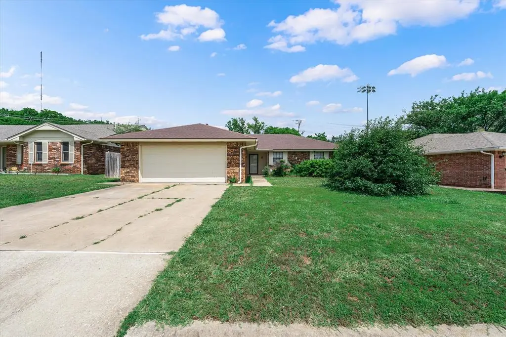 2012 E Hills Drive, Moore, OK 73160 - #1