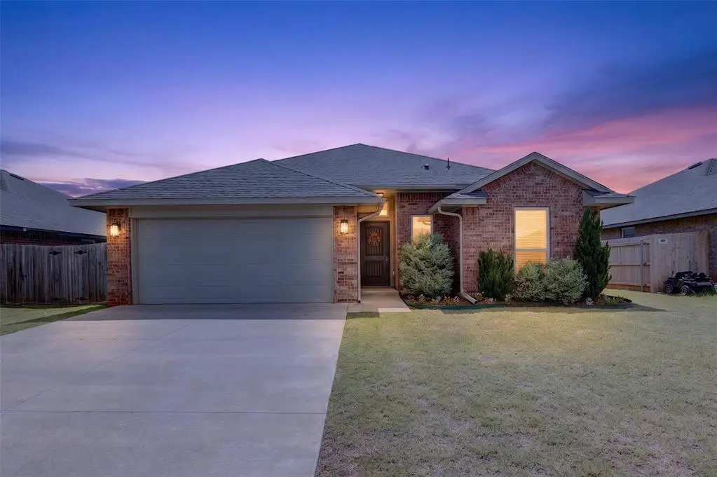 940 S Appaloosa Lane, Mustang, OK 73064 - #1