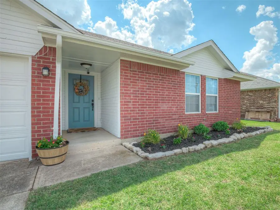 1928 Parkside Drive, Moore, OK 73160 - #2