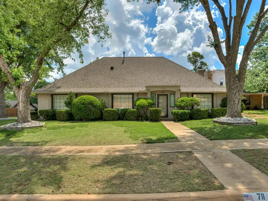 711 Landsdowne Court, Norman, OK 73072 - #2