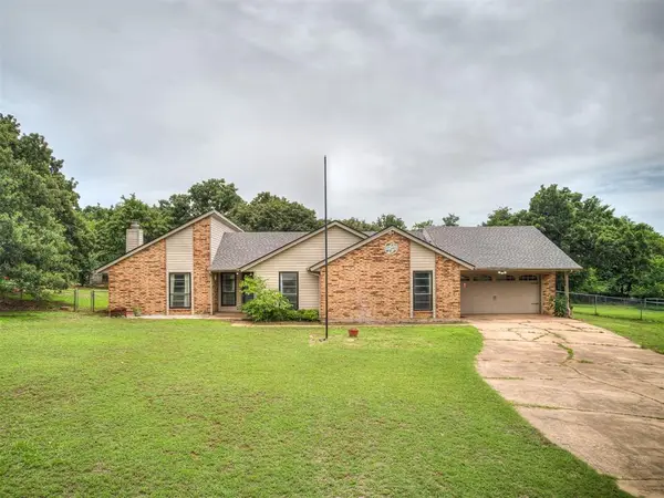3904 Redbud Lane, Edmond, OK 73034