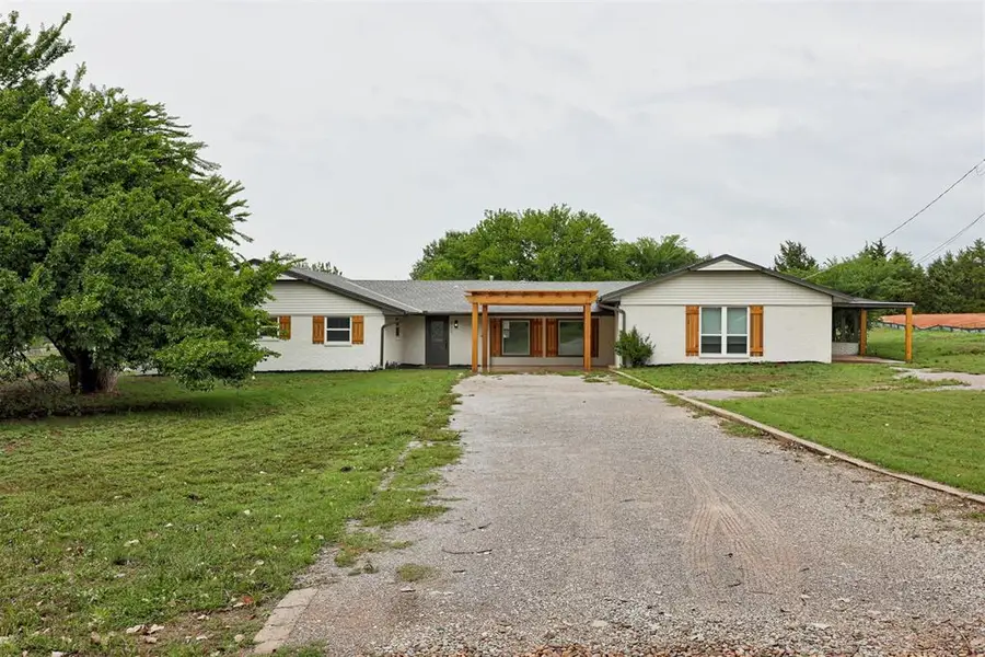 511 Highland Hills Drive, Edmond, OK 73034 - #2