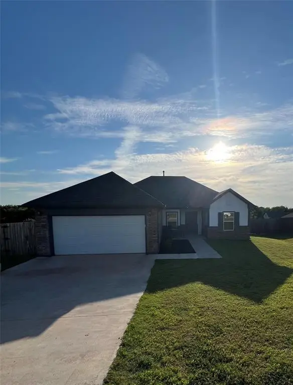 13133 Huntington Drive, Edmond, OK 73025