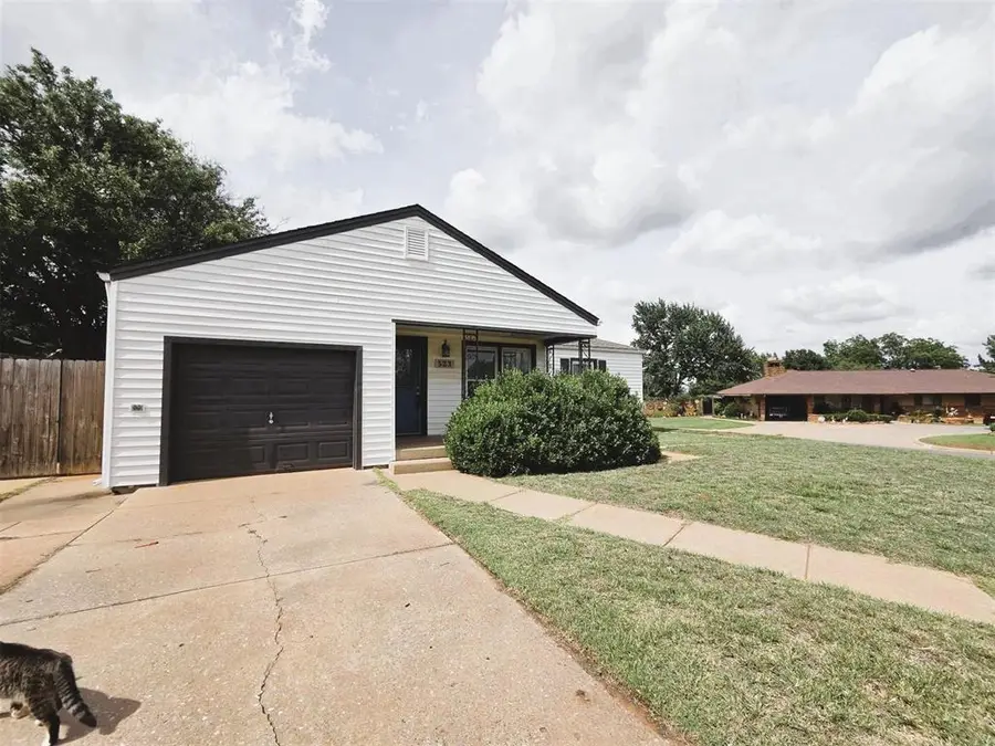 523 E Arlington Avenue, Weatherford, OK 73096 - #2