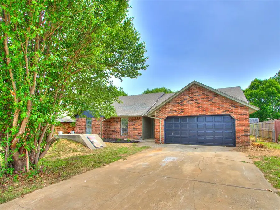 1032 Harrison Street, Harrah, OK 73045 - #2