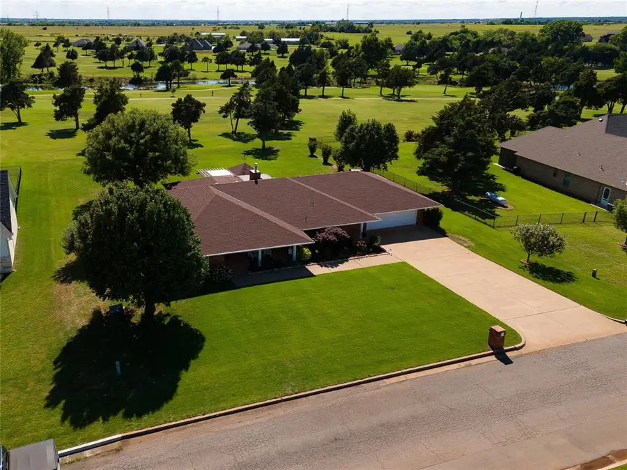 1725 Cedar Valley Manor, Guthrie, OK 73044 - #3