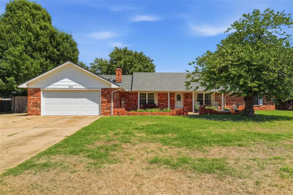 616 N Falcon Way, Mustang, OK 73064 - #1
