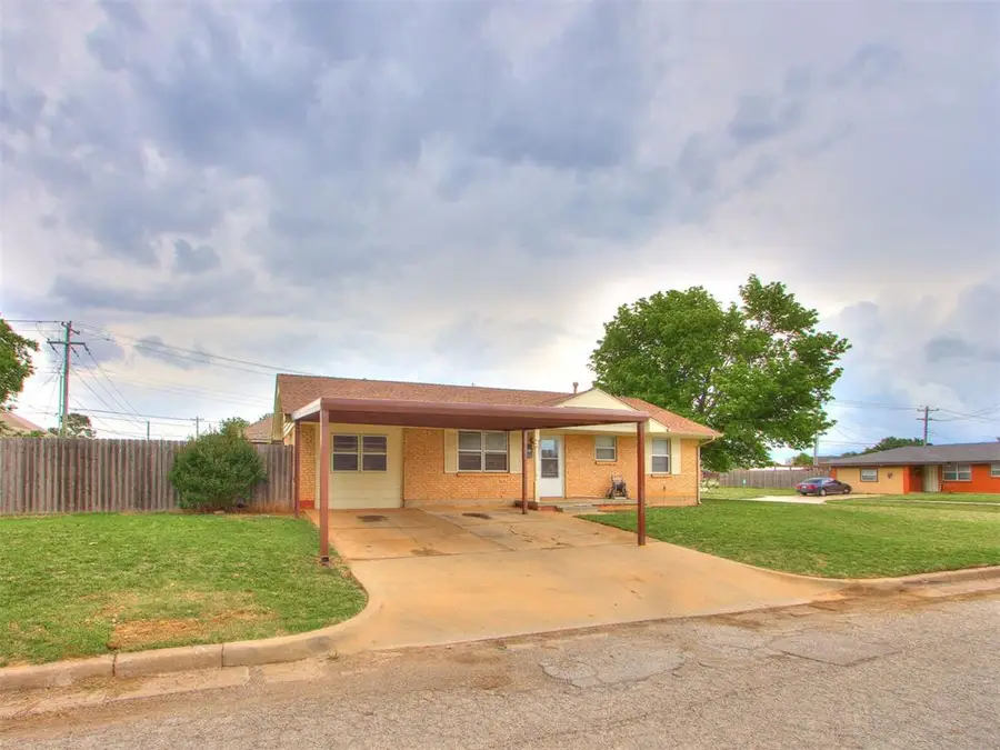 901 NW 1st Street, Moore, OK 73160 - #3