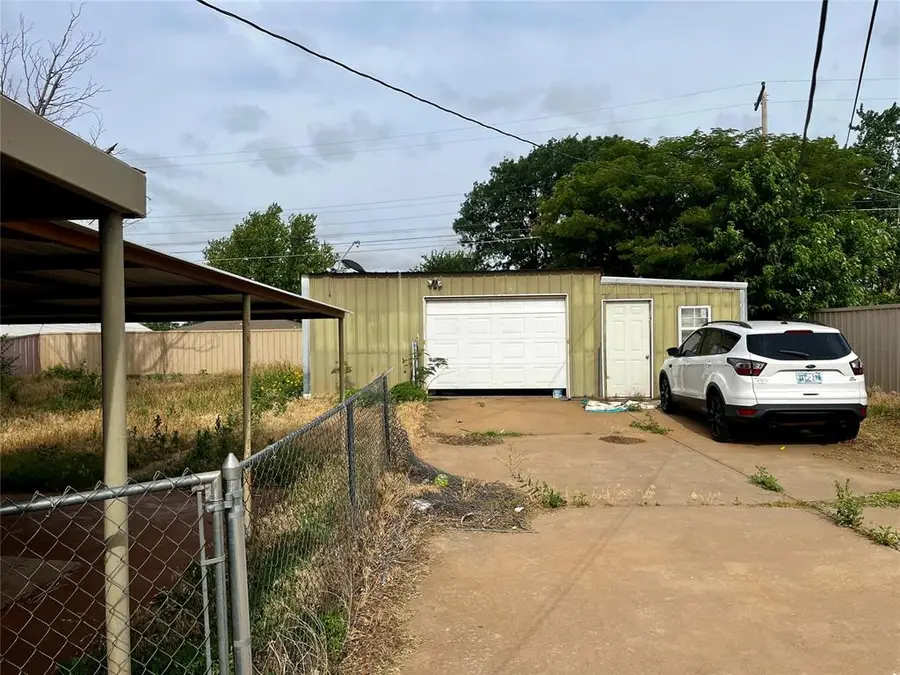 517 N Kansas Street, Weatherford, OK 73096 - #2