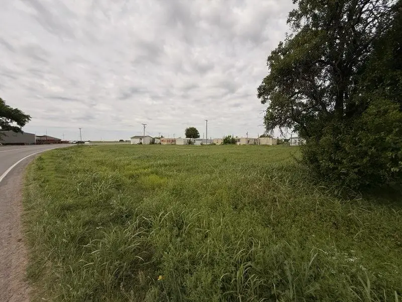 605 SW 4th Street, Tuttle, OK 73089 - #2
