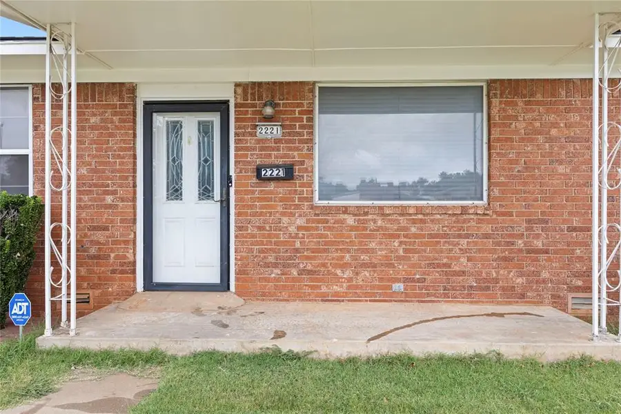 2221 W Modelle Avenue, Clinton, OK 73601 - #3