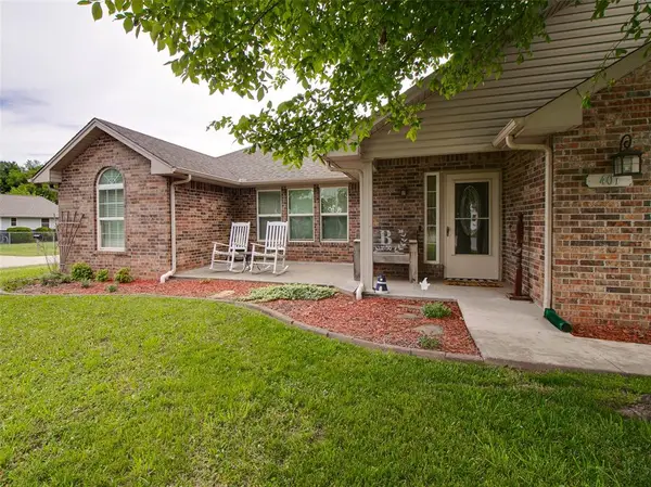 401 S 10th Avenue, Stroud, OK 74079