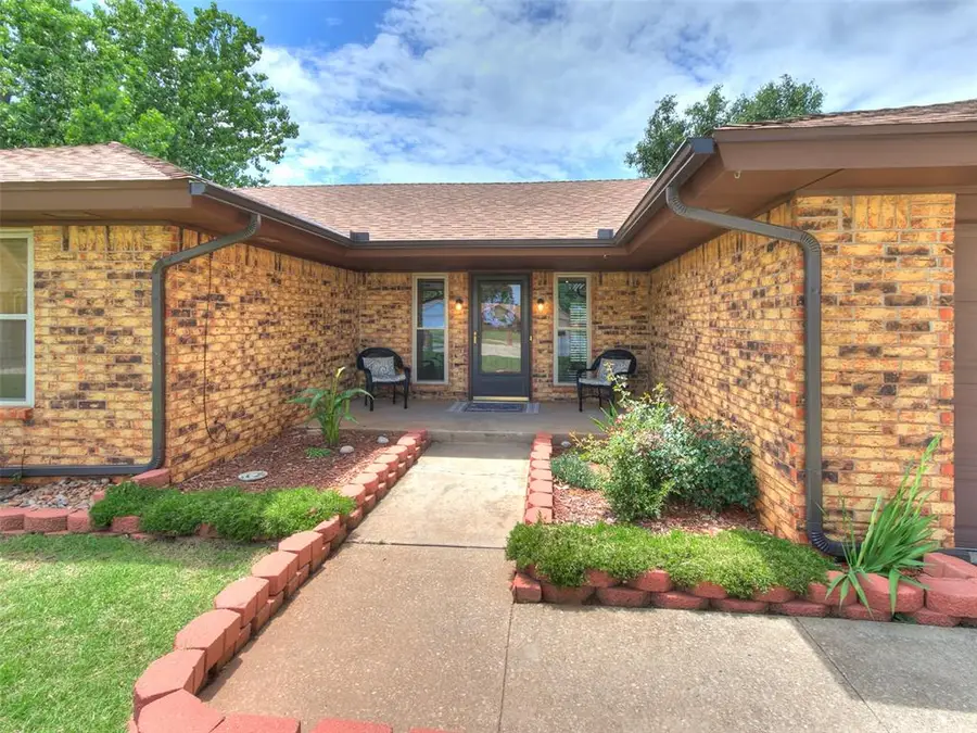 1813 Greenway Court, Yukon, OK 73099 - #2