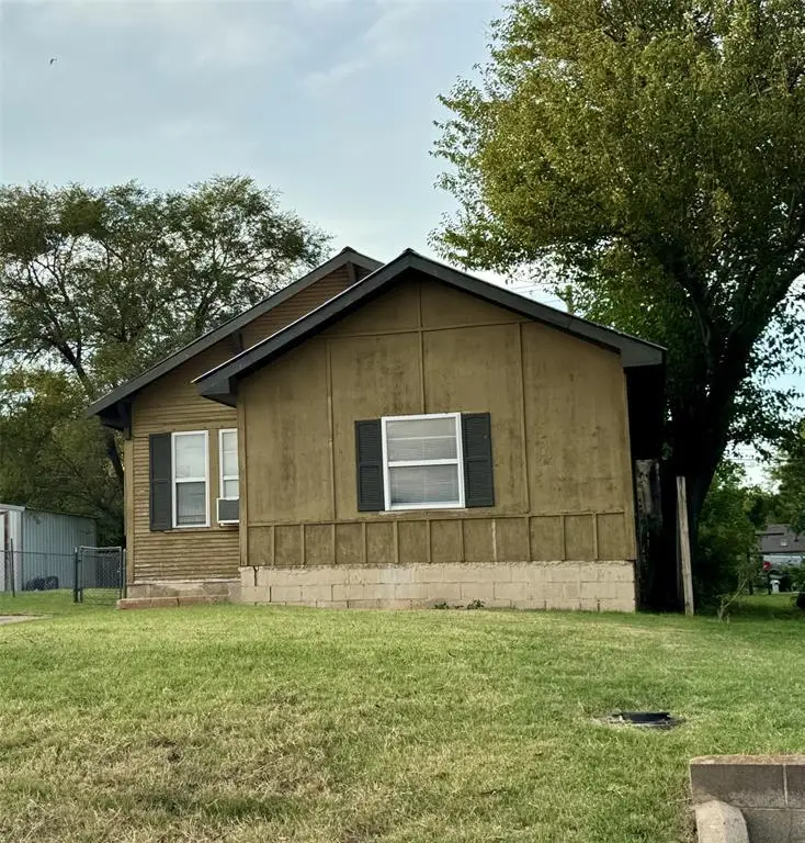 703 W B Avenue, Elk City, OK 73644 - #2
