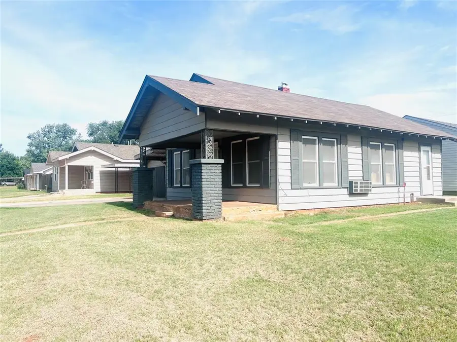 1101 W A Avenue, Elk City, OK 73644 - #3