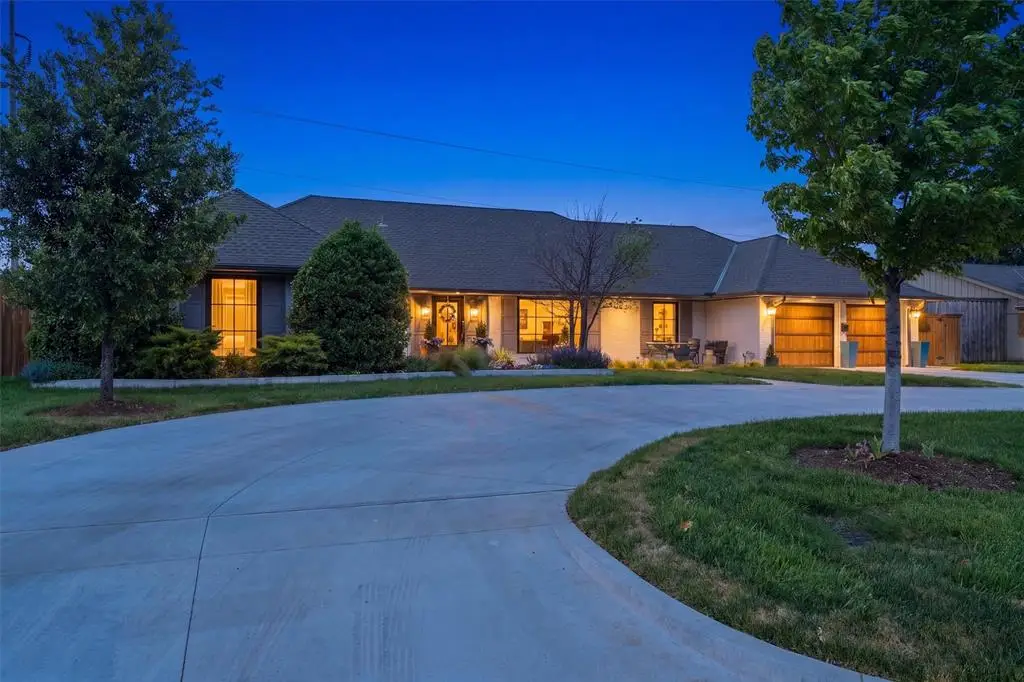 8601 Lakehurst Drive, Oklahoma City, OK 73120 - #1