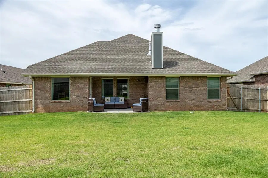 9304 NW 89th Street, Yukon, OK 73099 - #3