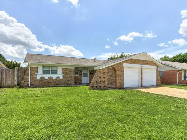 912 Meadowgreen Drive, Midwest City, OK 73110