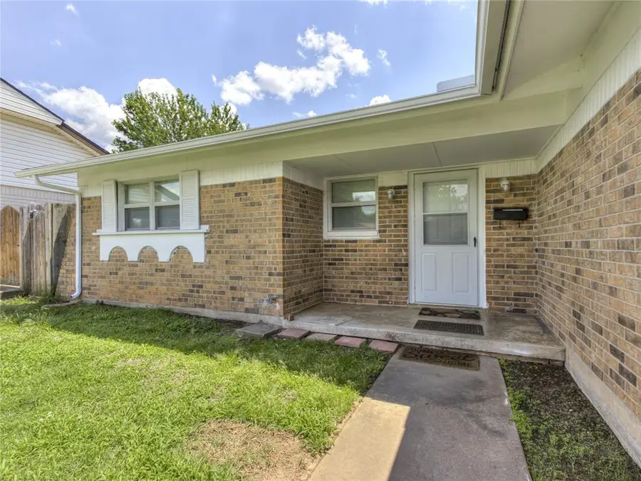 912 Meadowgreen Drive, Midwest City, OK 73110 - #3