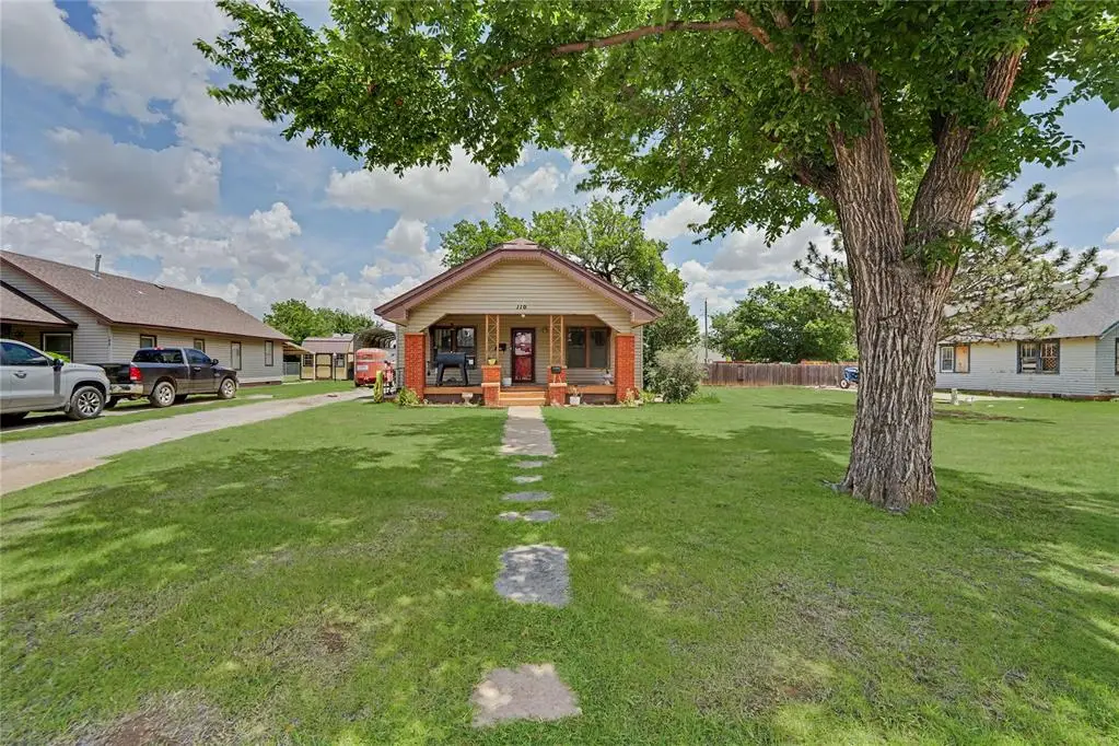 110 S Stephens, Hobart, OK 73651 - #1