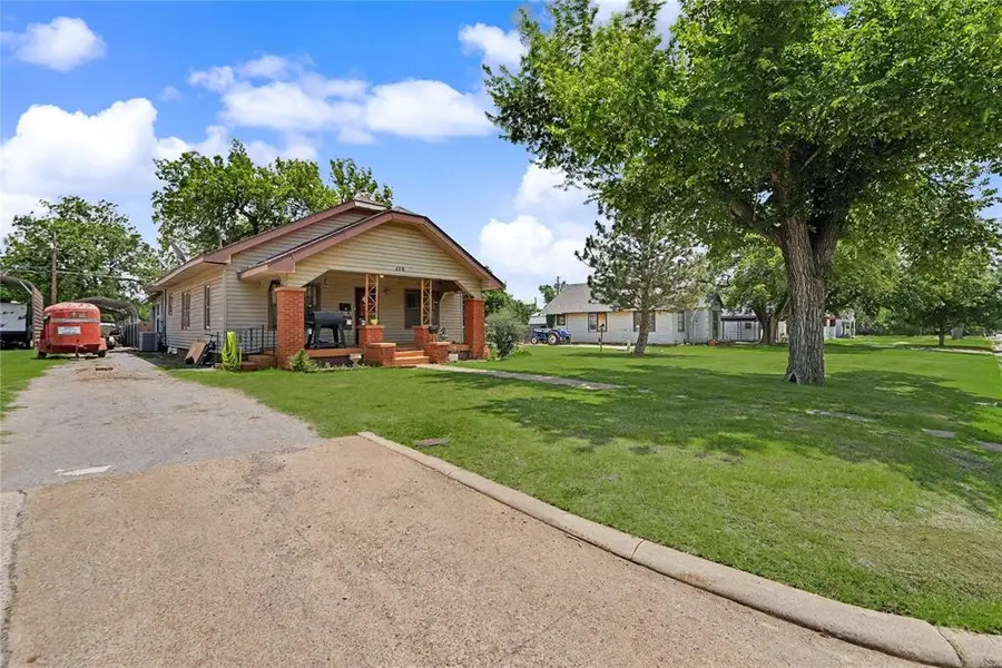 110 S Stephens, Hobart, OK 73651 - #2